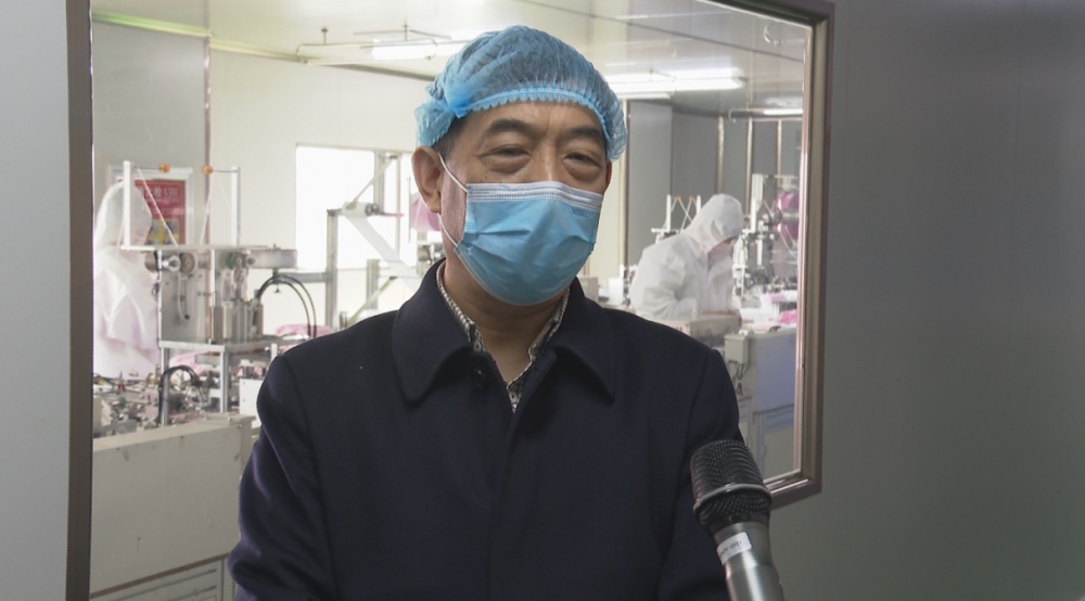鄭州市醫(yī)用口罩日產(chǎn)能達230萬只。疫情就是命令，防控就是責任。